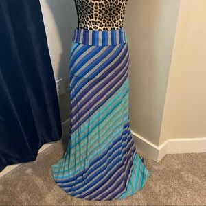Roz & Ali Stripped Maxi Skirt